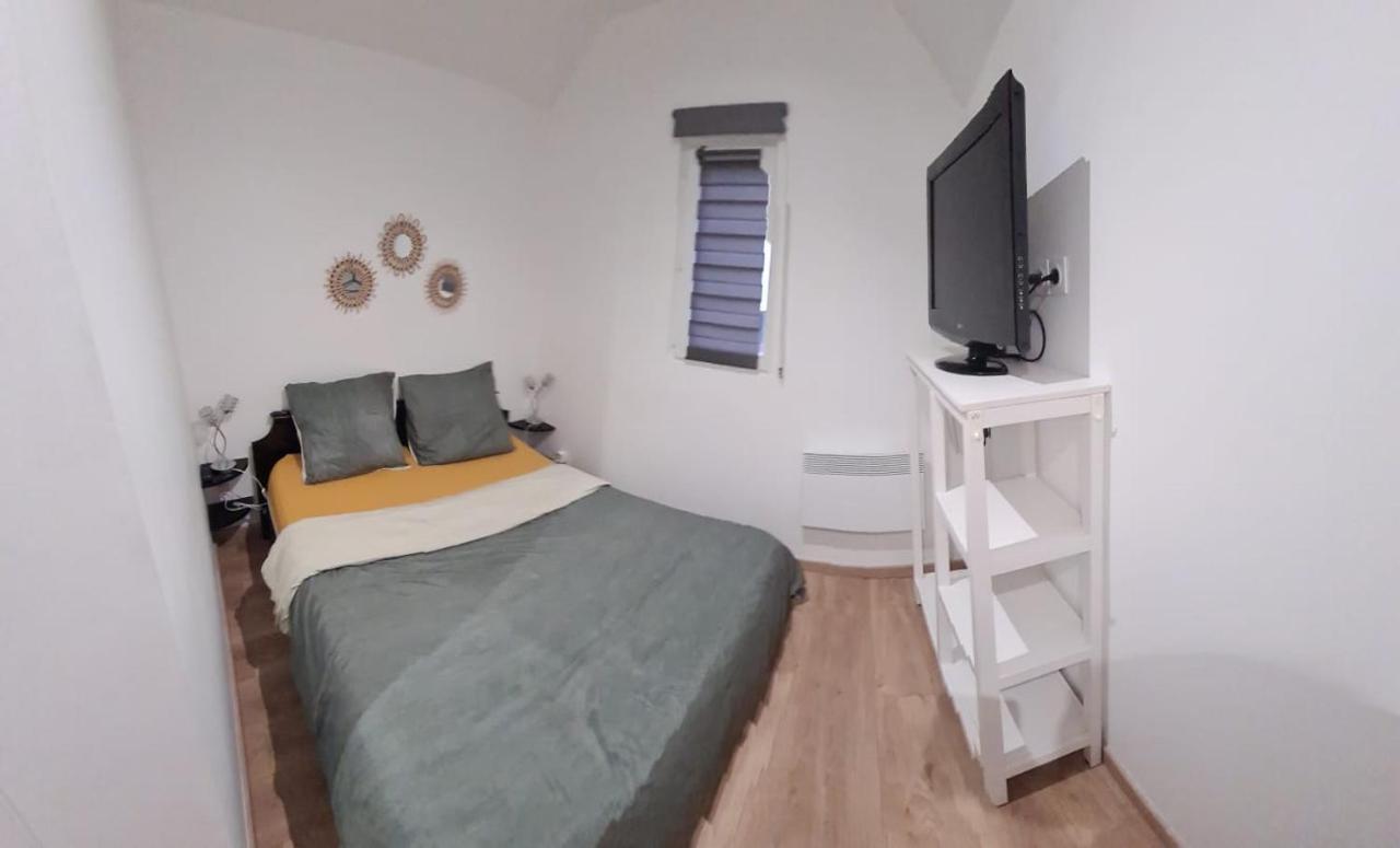 Petite Maison Cosy Dans Un Jardin. Ermont Extérieur photo